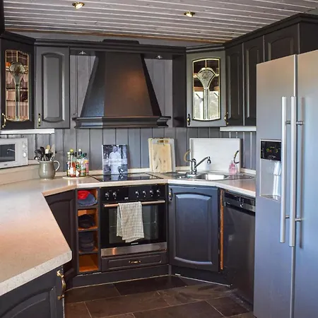 Holiday home 4 Bedroom Stunning In *