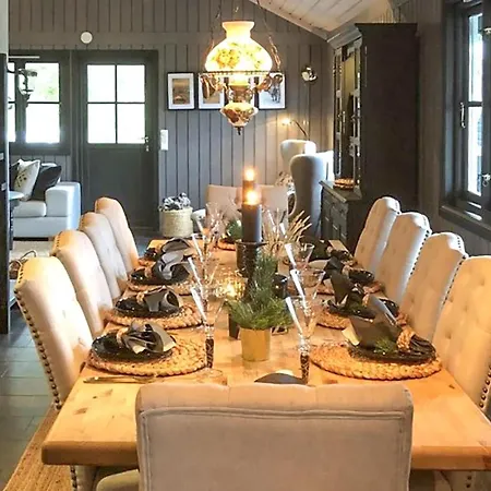 Holiday home 4 Bedroom Stunning In